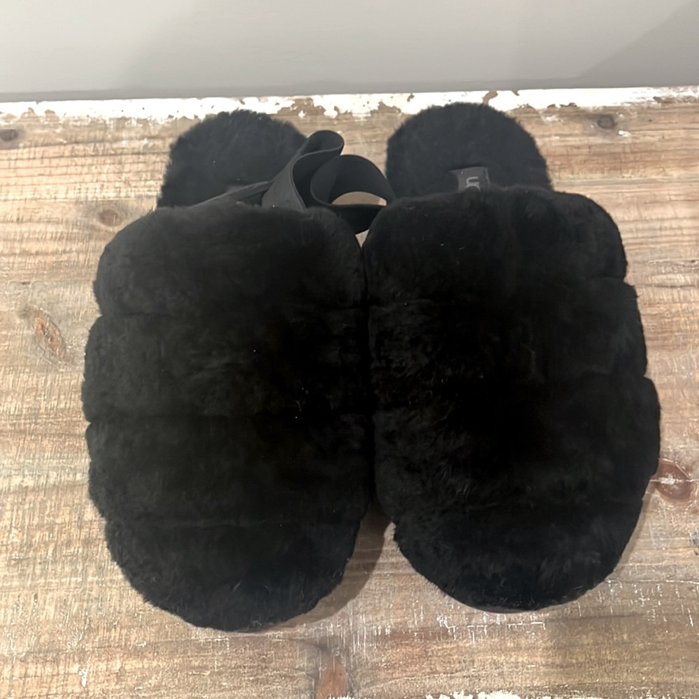 Ugh super fluff slippers size 9 never worn
